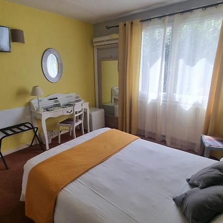 Hotel Du Tricastin Пиерлат Екстериор снимка
